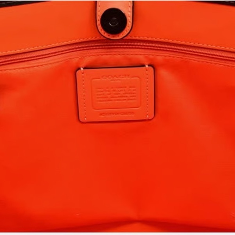 NWT Coach City Tote In Signature Canvas With Halloween Print - Picture 6 of 6